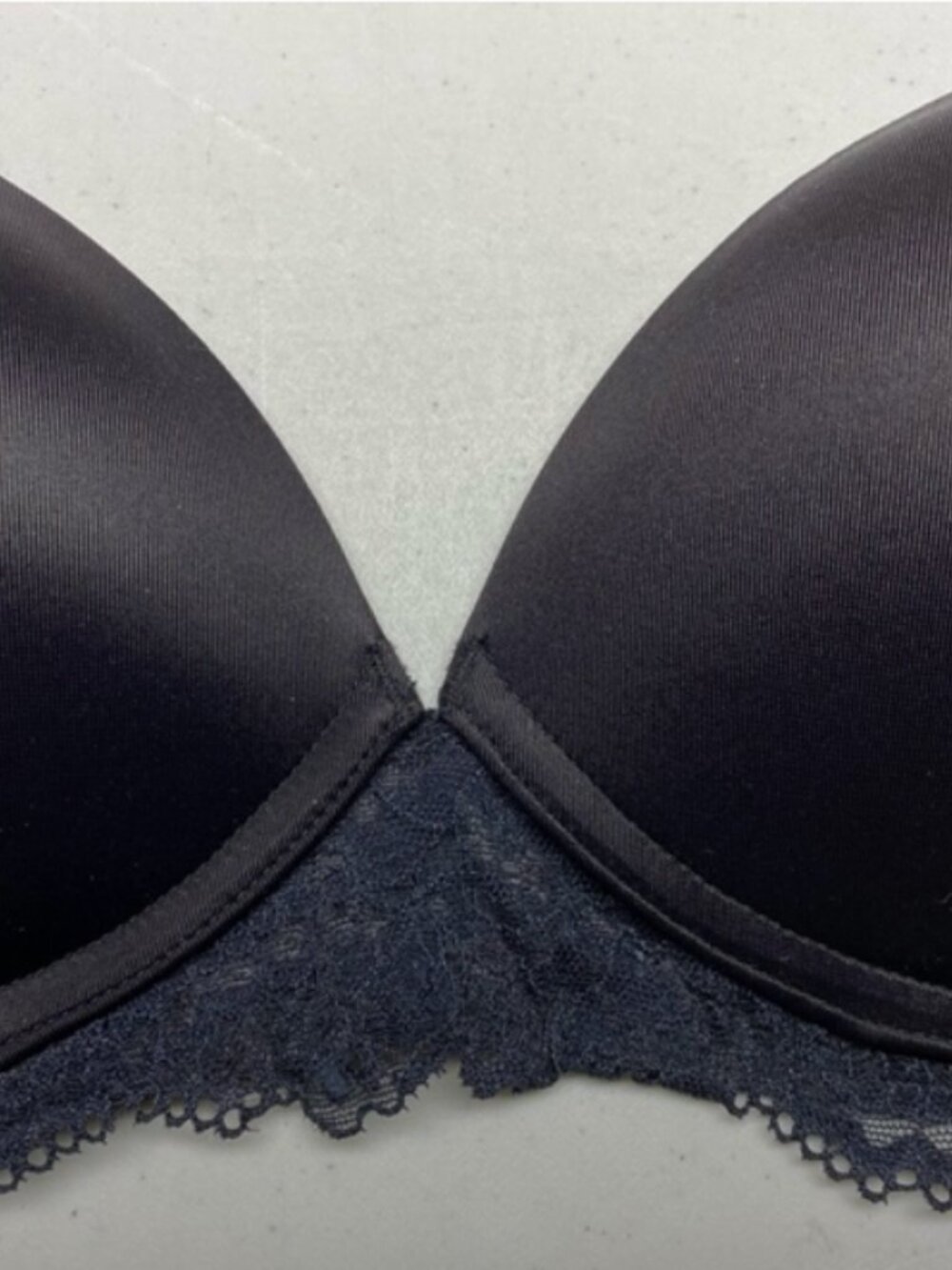 LS BLK Wireless, 32DD *P1004 - Picture 2 of 6